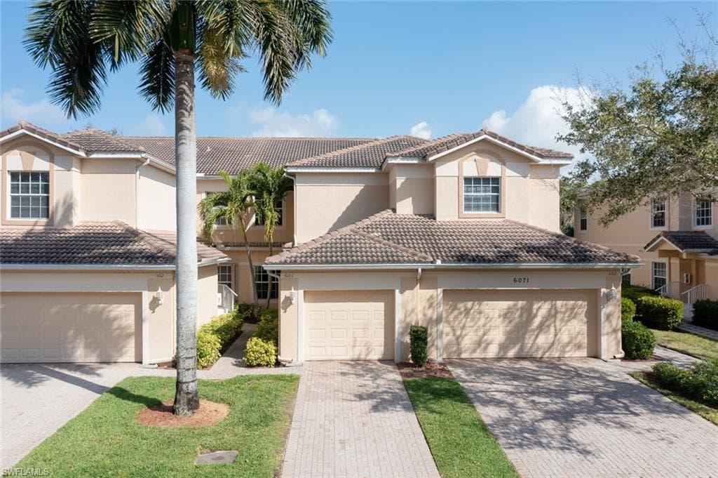 6071 Jonathans Bay CIR 601 FORT MYERS, FL 33908