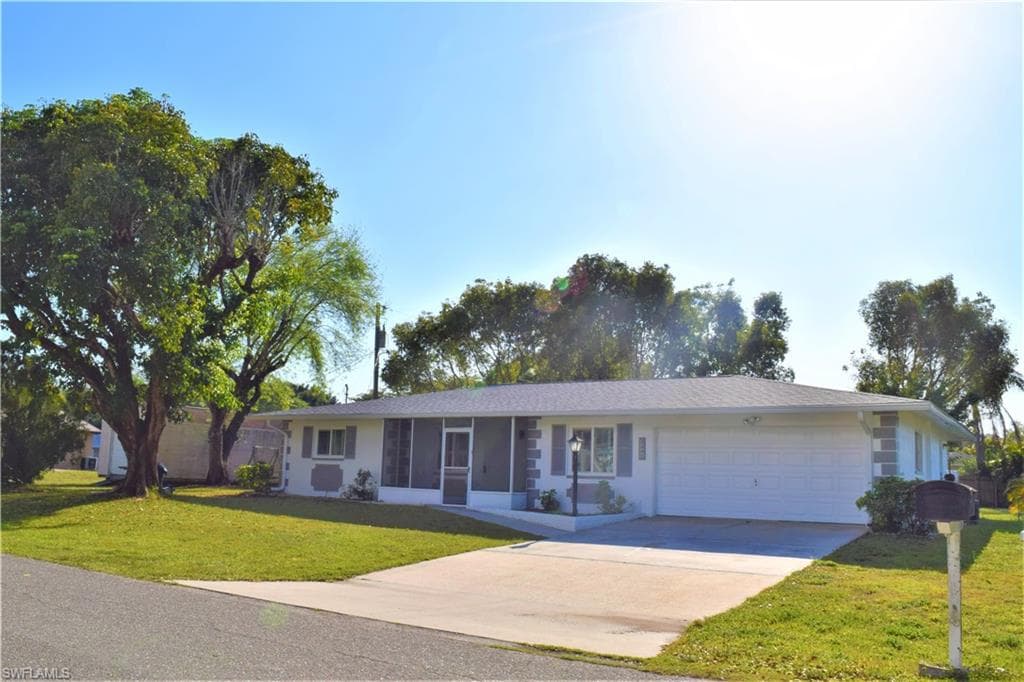 2231 Bahama AVE FORT MYERS, FL 33905