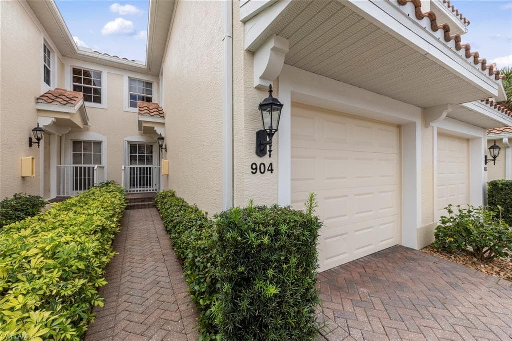 1325 Henley ST 904 NAPLES, FL 34109