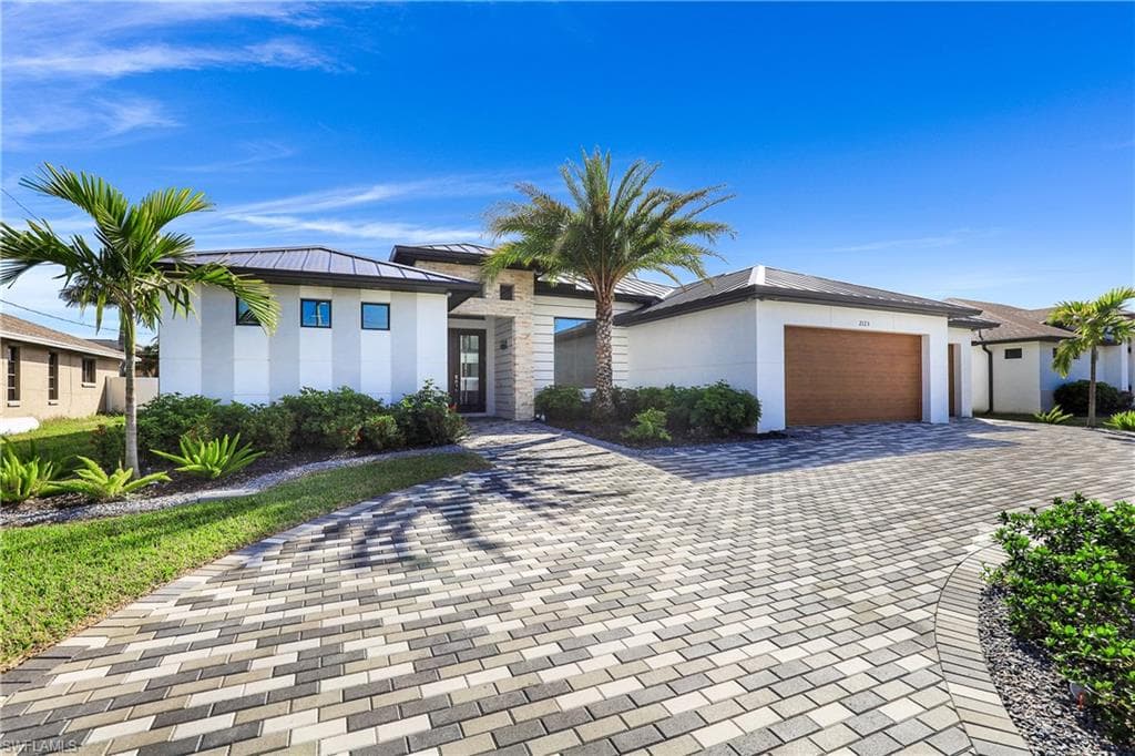 2125 SE 18th AVE CAPE CORAL, FL 33990