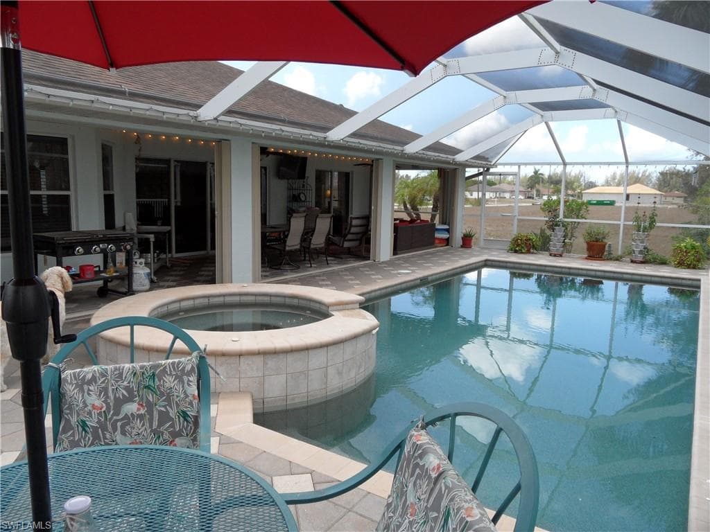 1821 NW 20th TER CAPE CORAL, FL 33993