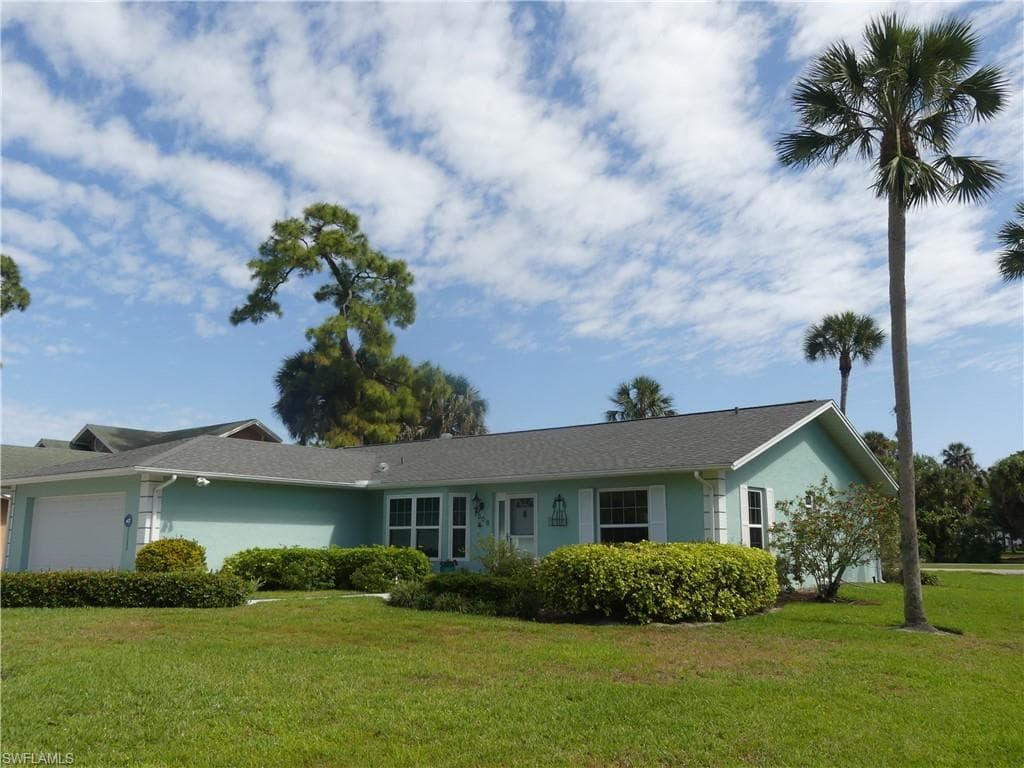1308 Forest Lakes BLVD NAPLES, FL 34105