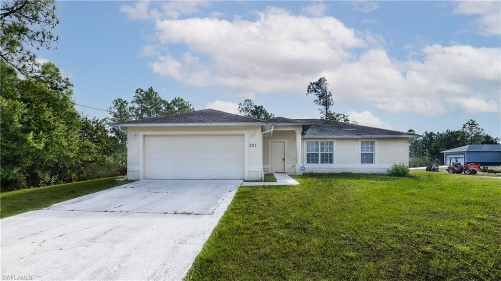 201 E 10th ST LEHIGH ACRES, FL 33972