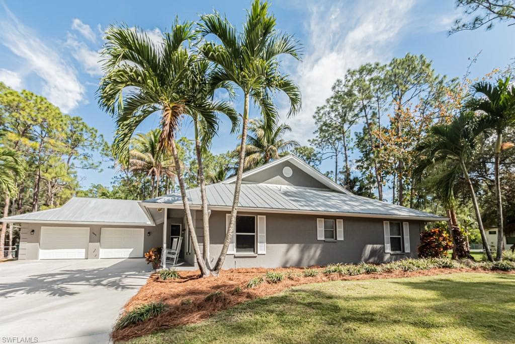 6091 Bur Oaks LN NAPLES, FL 34119