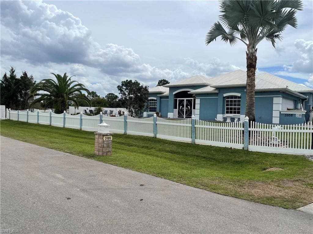 3105 72nd ST W LEHIGH ACRES, FL 33971