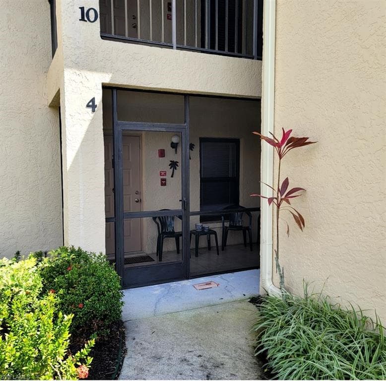 8336 Charter Club CIR 4 FORT MYERS, FL 33919