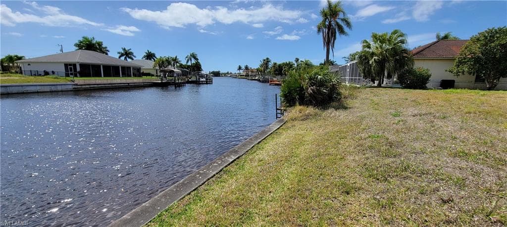 2032 SE 20th LN CAPE CORAL, FL 33990