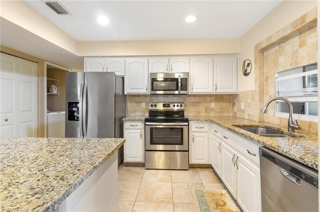 4010 Lakewood BLVD D-25 NAPLES, FL 34112