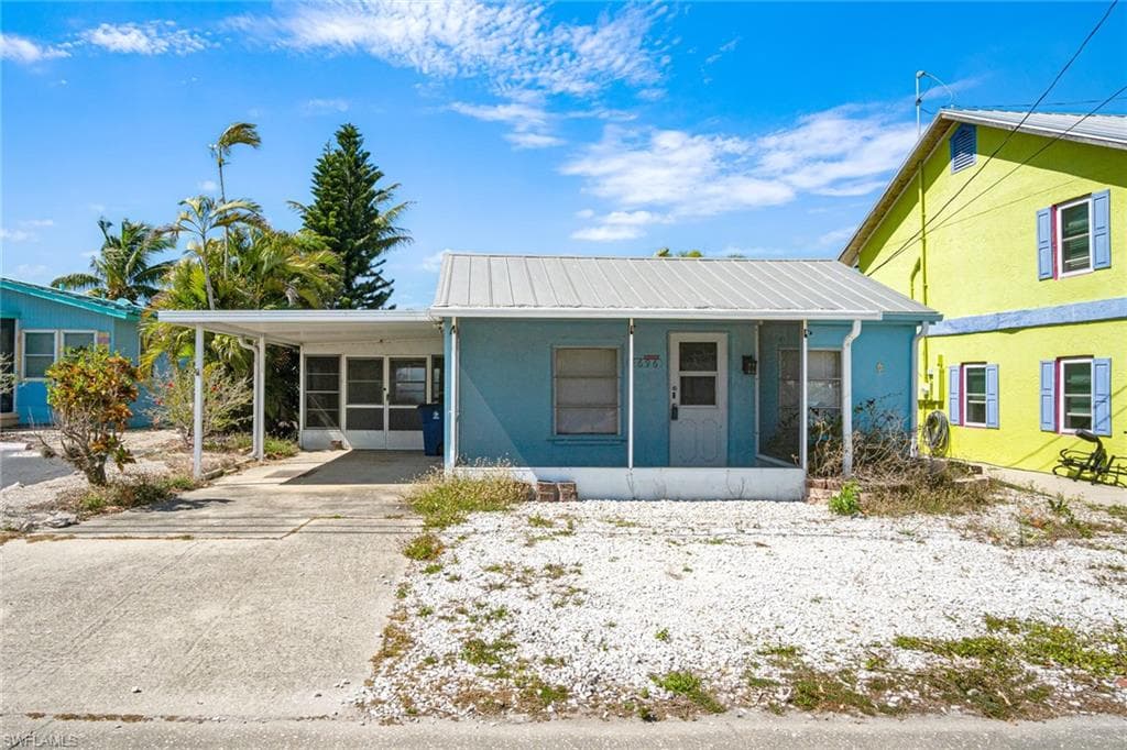 4696 Pine Island RD NW MATLACHA, FL 33993
