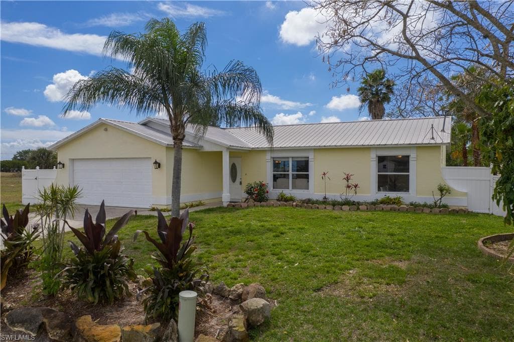 102 NE 11th ST CAPE CORAL, FL 33909