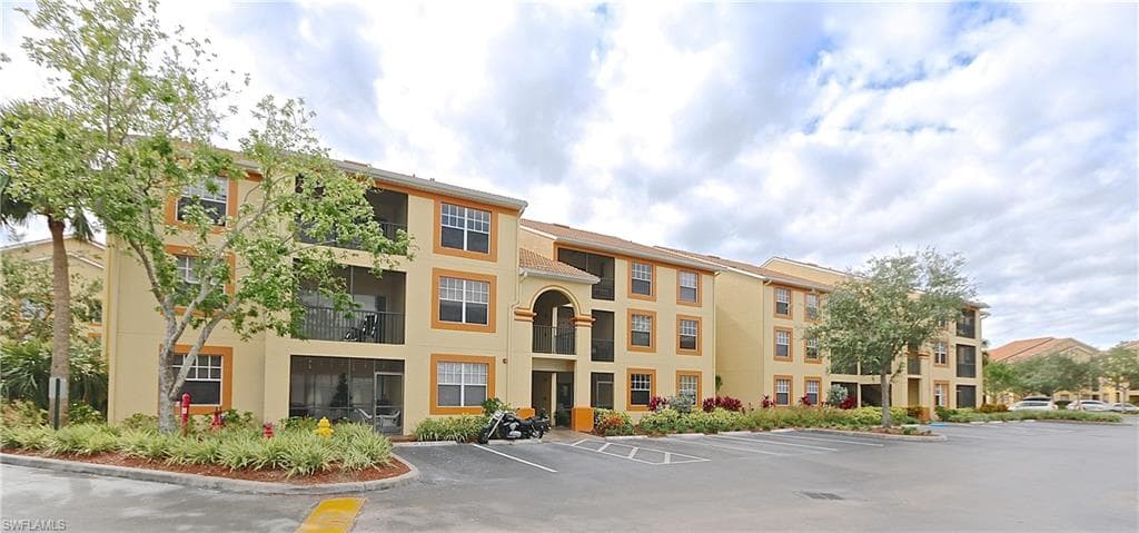 7965 Preserve CIR 733 NAPLES, FL 34119