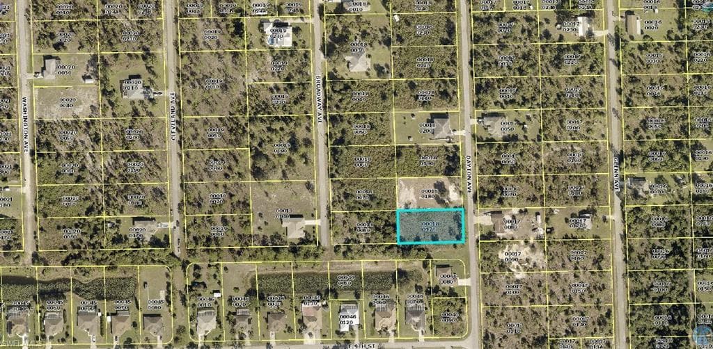 909 Dayton AVE LEHIGH ACRES, FL 33972