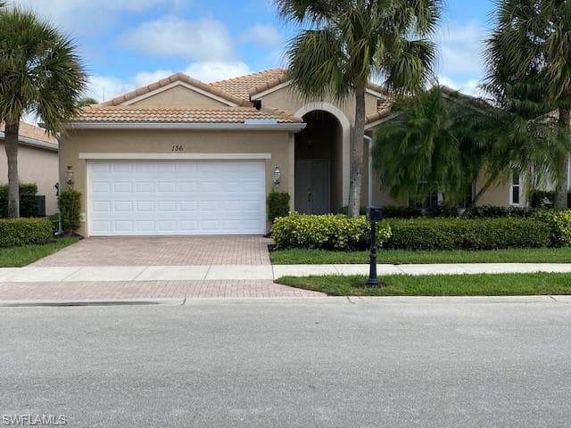 136 Glen Eagle CIR NAPLES, FL 34104
