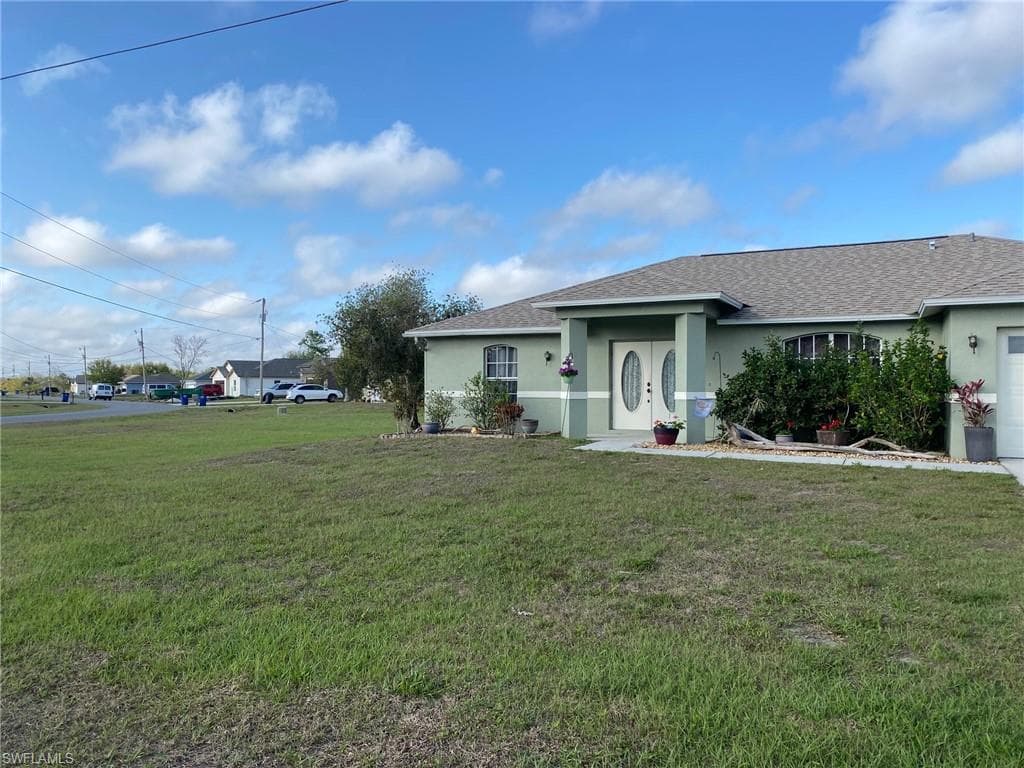 806 Uka LN FORT MYERS, FL 33913