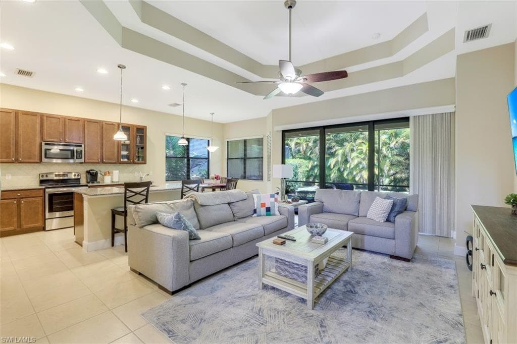 9247 Isla Bella CIR BONITA SPRINGS, FL 34135