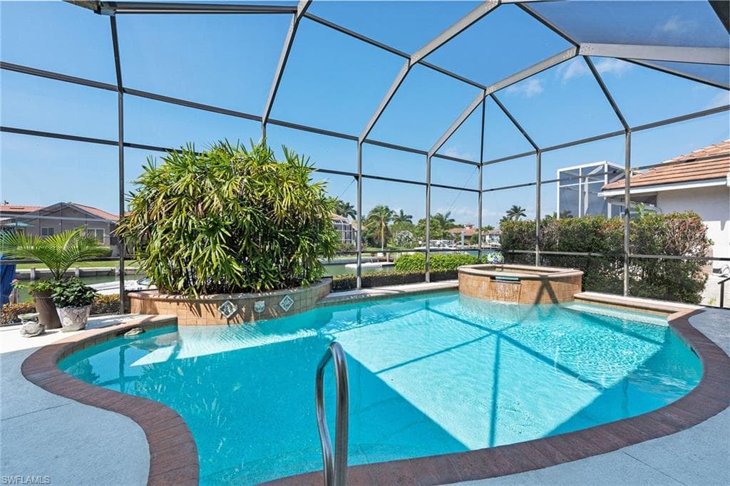 565 Hernando DR MARCO ISLAND, FL 34145
