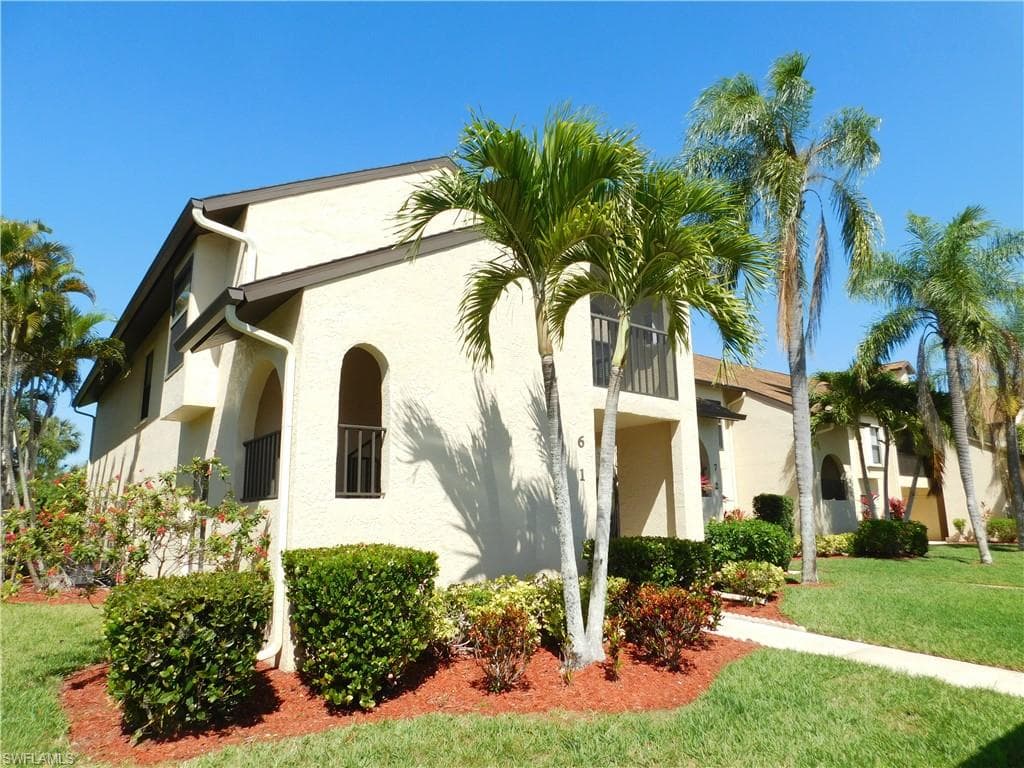 8504 Charter Club CIR 6 FORT MYERS, FL 33919