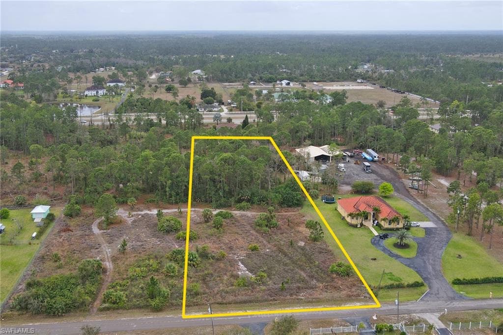 35th AVE NE NAPLES, FL 34120