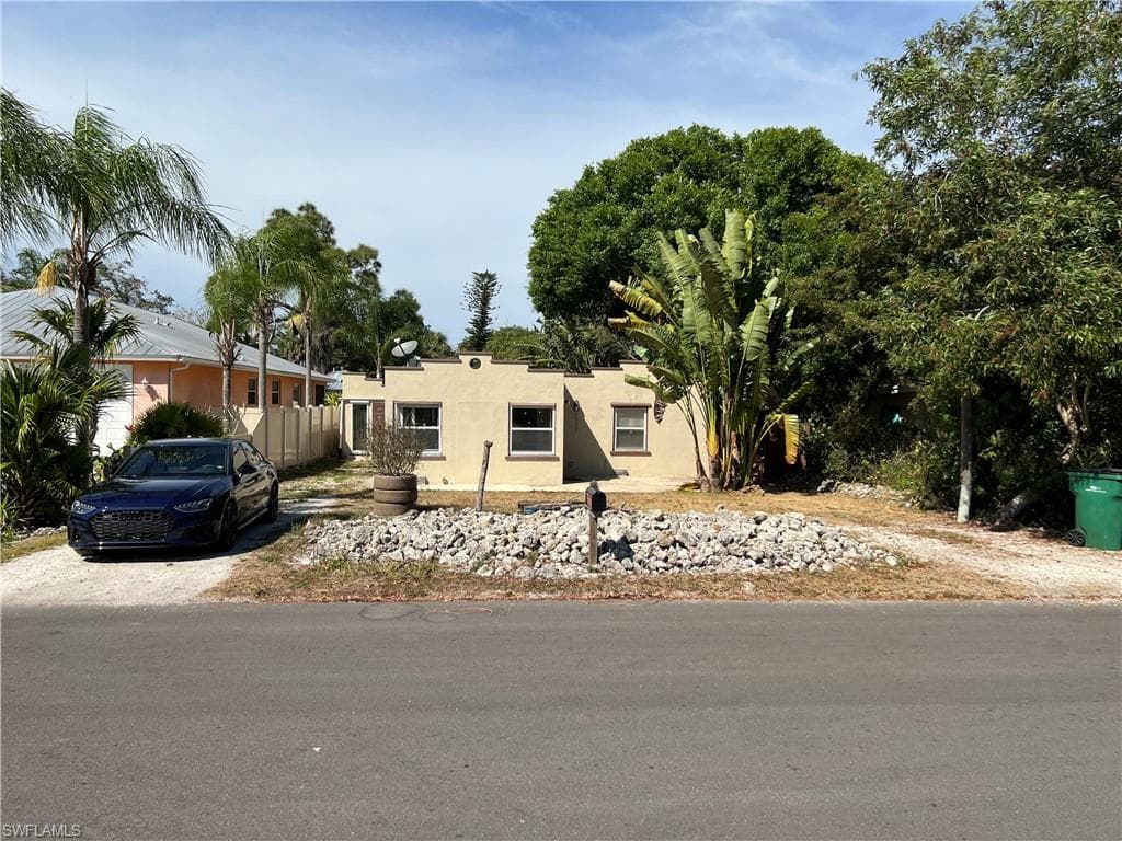 1297 Trail Terrace DR NAPLES, FL 34103