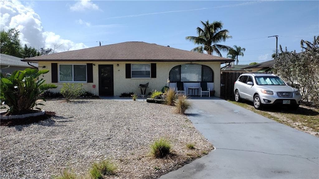28 1st ST BONITA SPRINGS, FL 34134