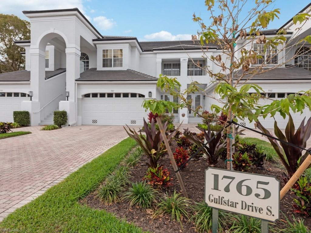 1765 Gulfstar DR S 501 NAPLES, FL 34112