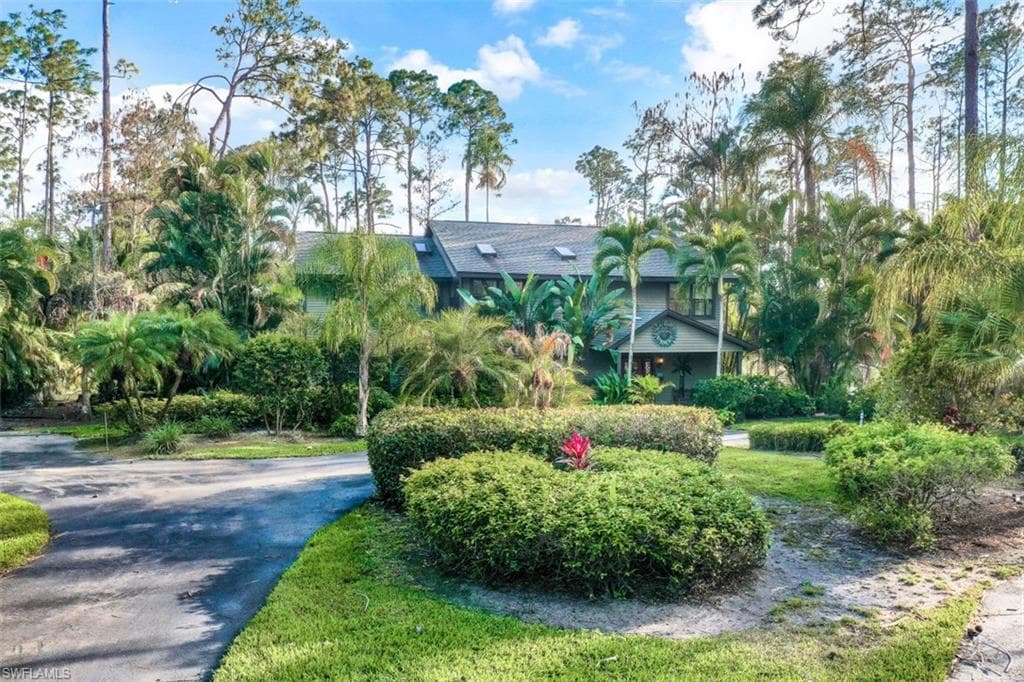 6170 Bur Oaks LN NAPLES, FL 34119
