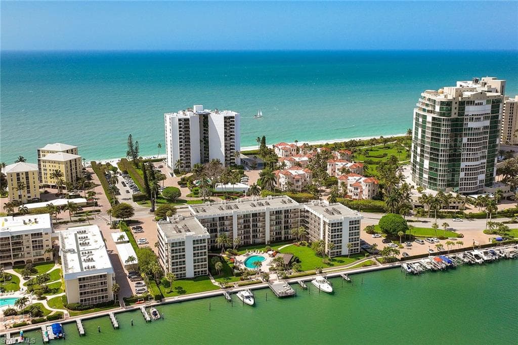 3500 Gulf Shore BLVD N 104 NAPLES, FL 34103