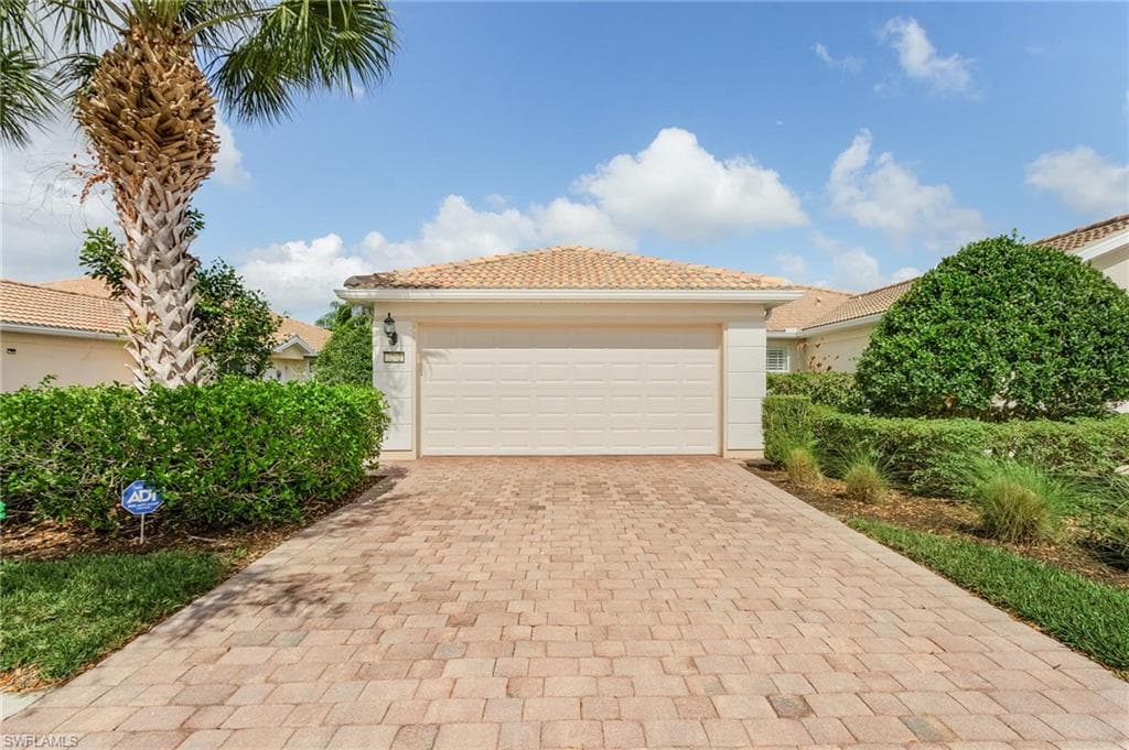 7282 Salerno CT NAPLES, FL 34114