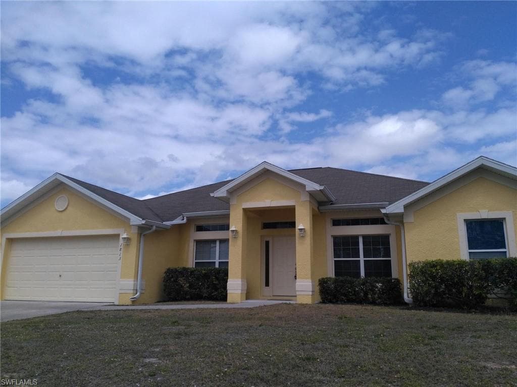 1813 SW 28th LN CAPE CORAL, FL 33914
