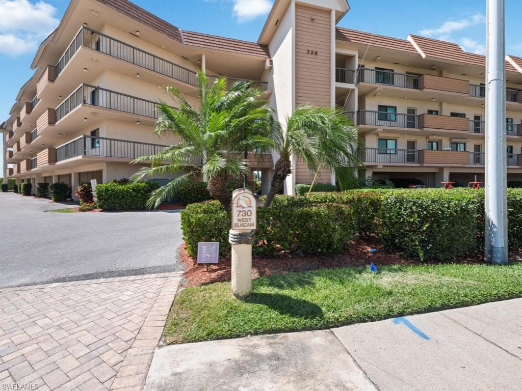 730 Elkcam CIR 405 MARCO ISLAND, FL 34145