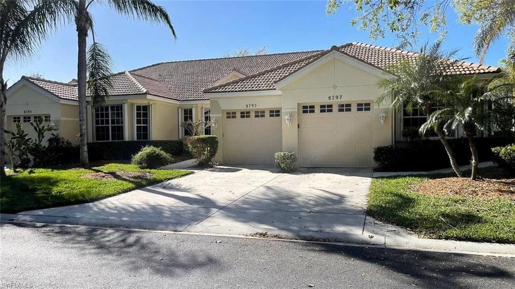 8797 E Bay CIR FORT MYERS, FL 33908
