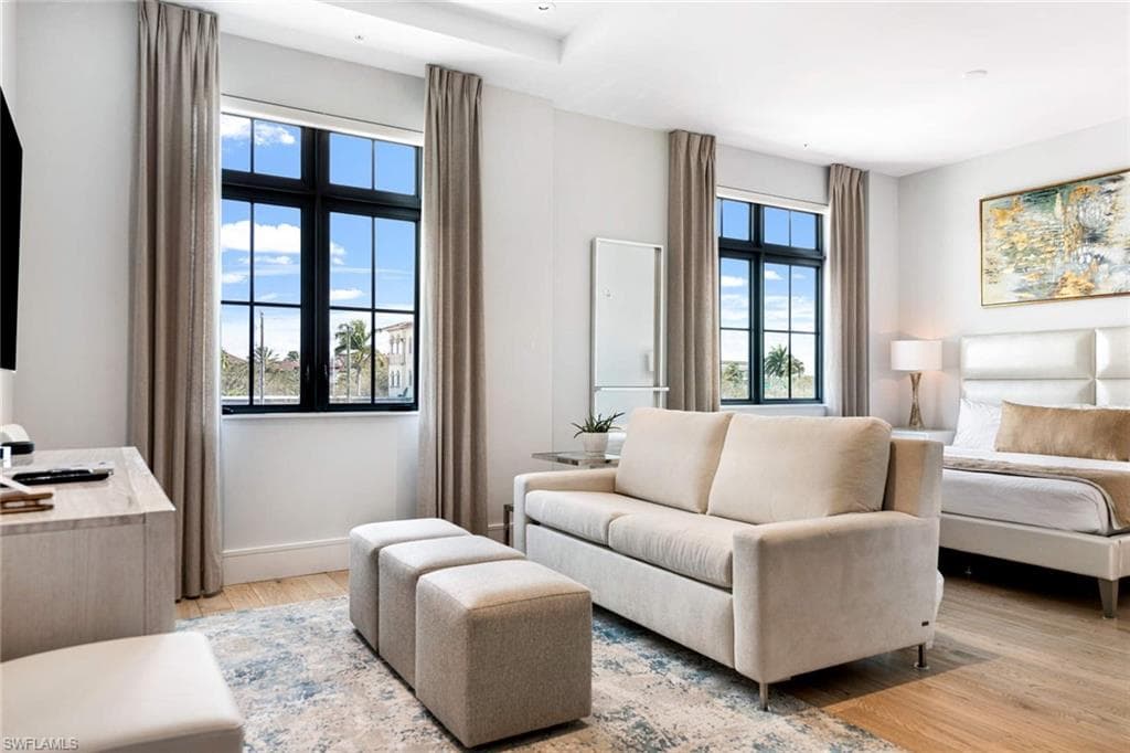 101 8th ST S 209 NAPLES, FL 34102