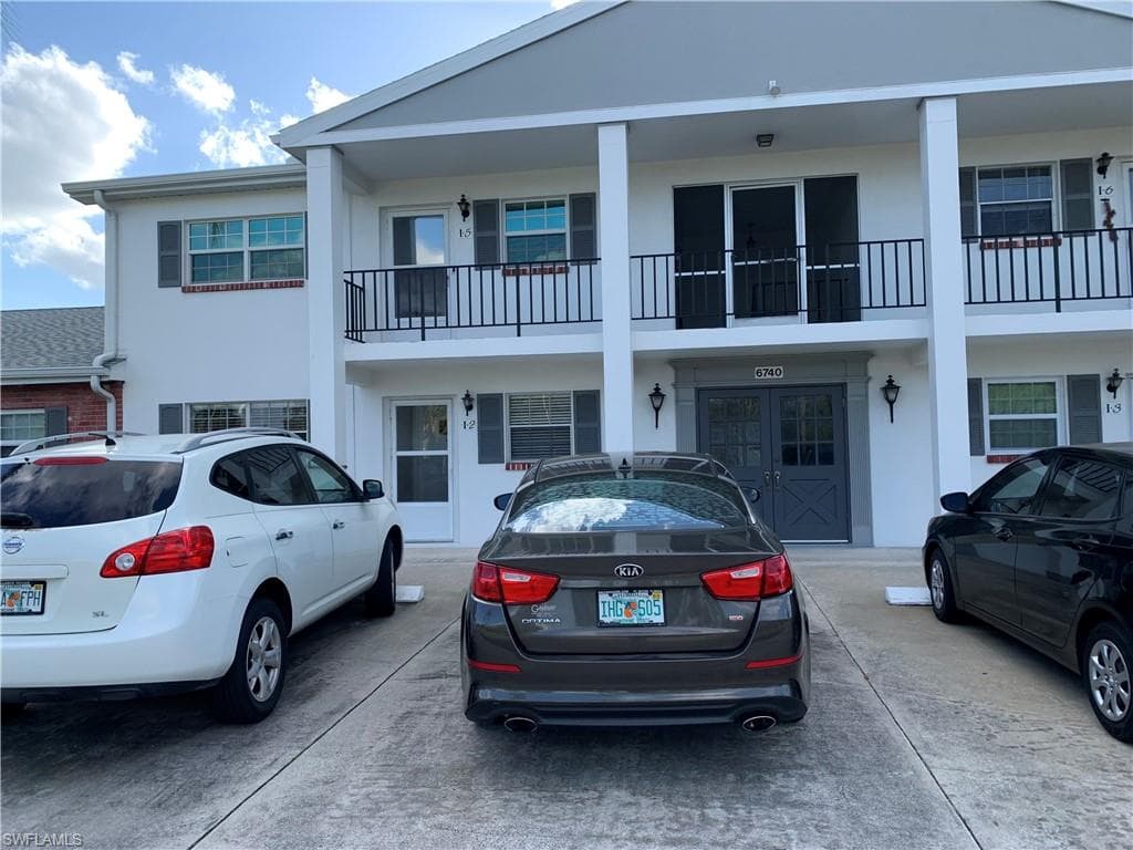 6740 Winkler RD 5 FORT MYERS, FL 33919
