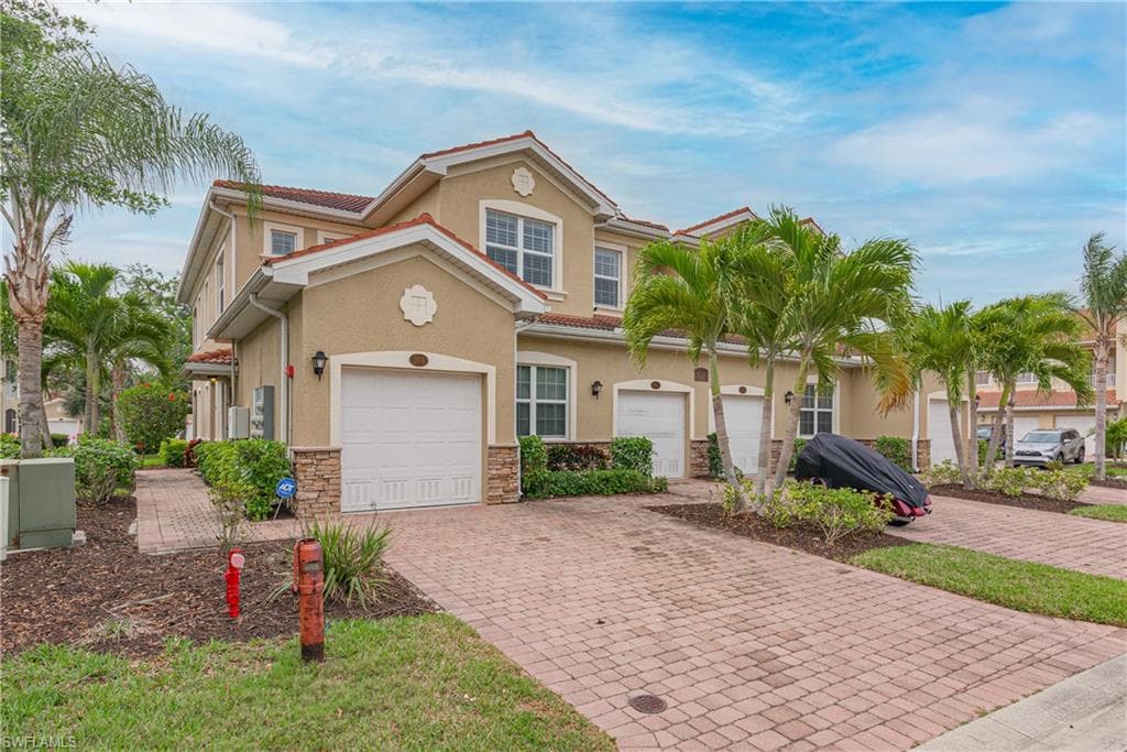 8540 Oakshade CIR 201 FORT MYERS, FL 33919