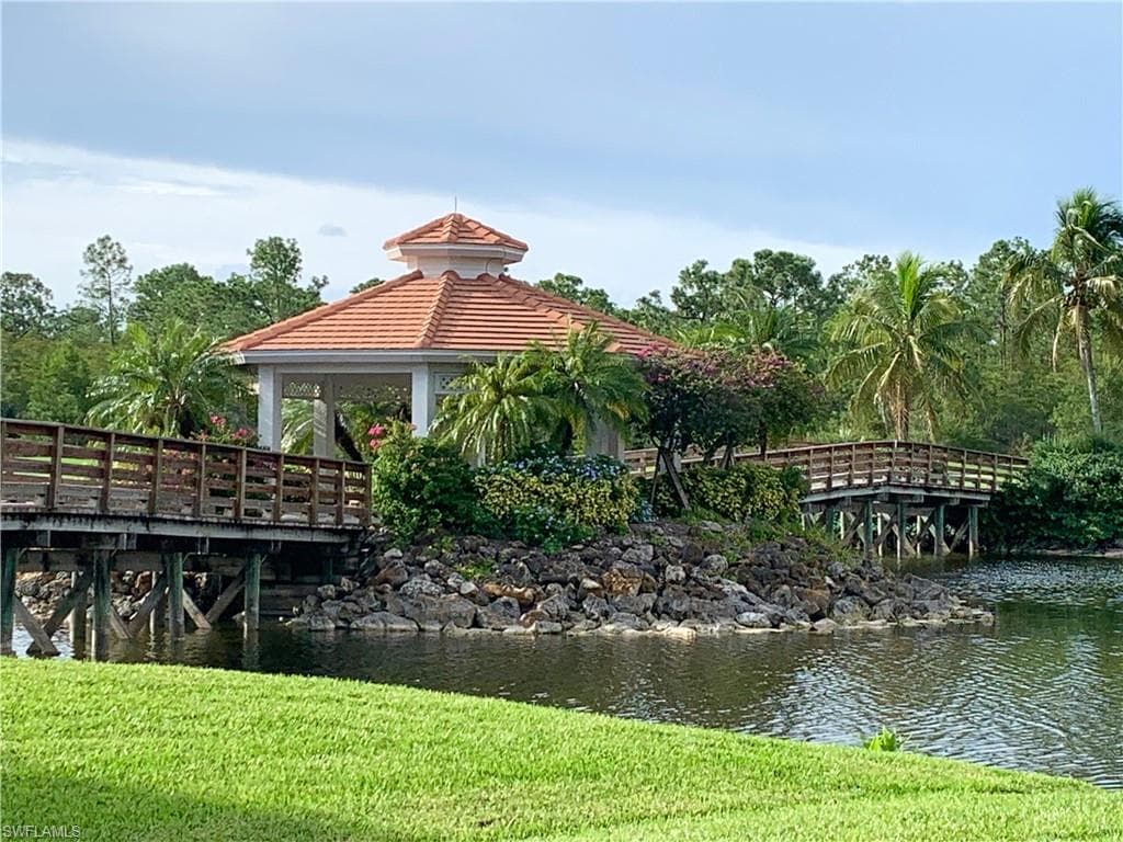 7605 Arbor Lakes CT 521 NAPLES, FL 34112