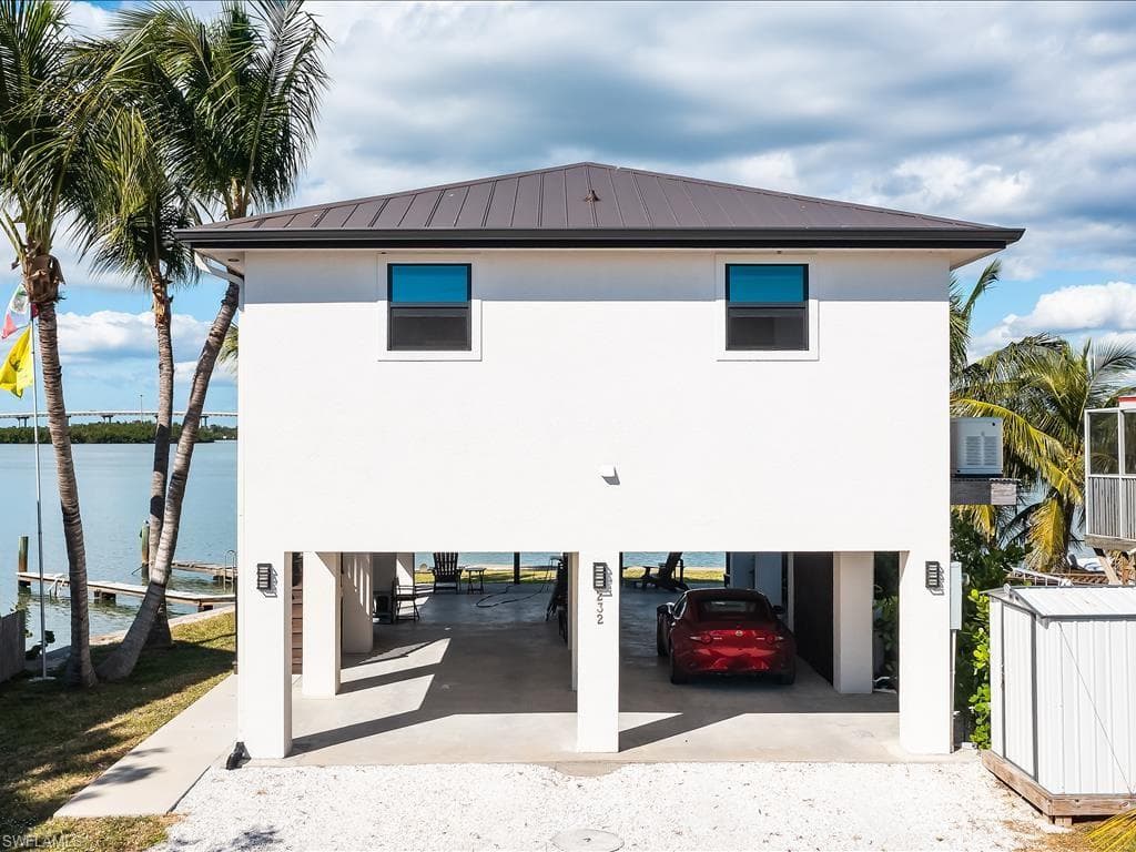 232 Harbor PL N GOODLAND, FL 34140