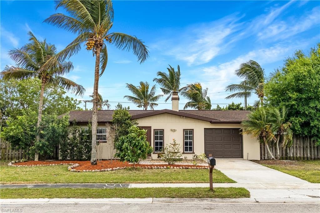 1478 Xavier AVE FORT MYERS, FL 33919