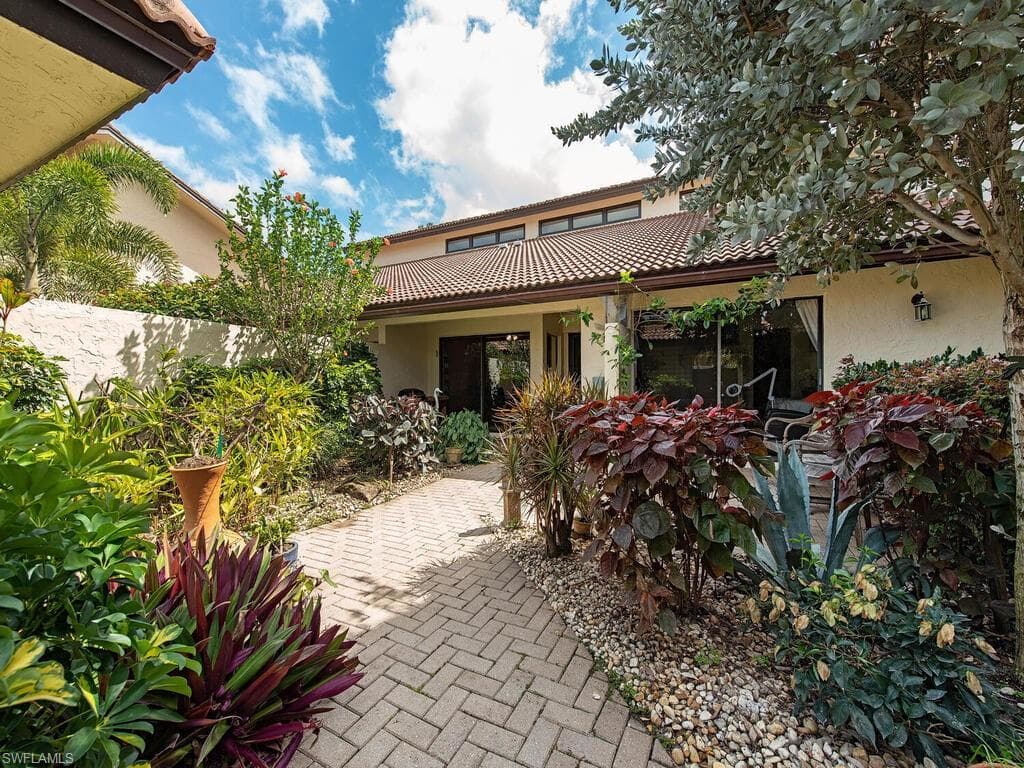 592 Augusta BLVD NAPLES, FL 34113