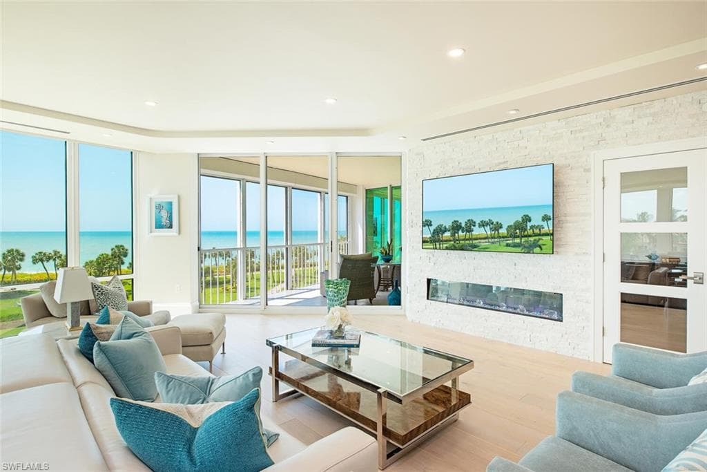 3991 Gulf Shore BLVD N 301 NAPLES, FL 34103
