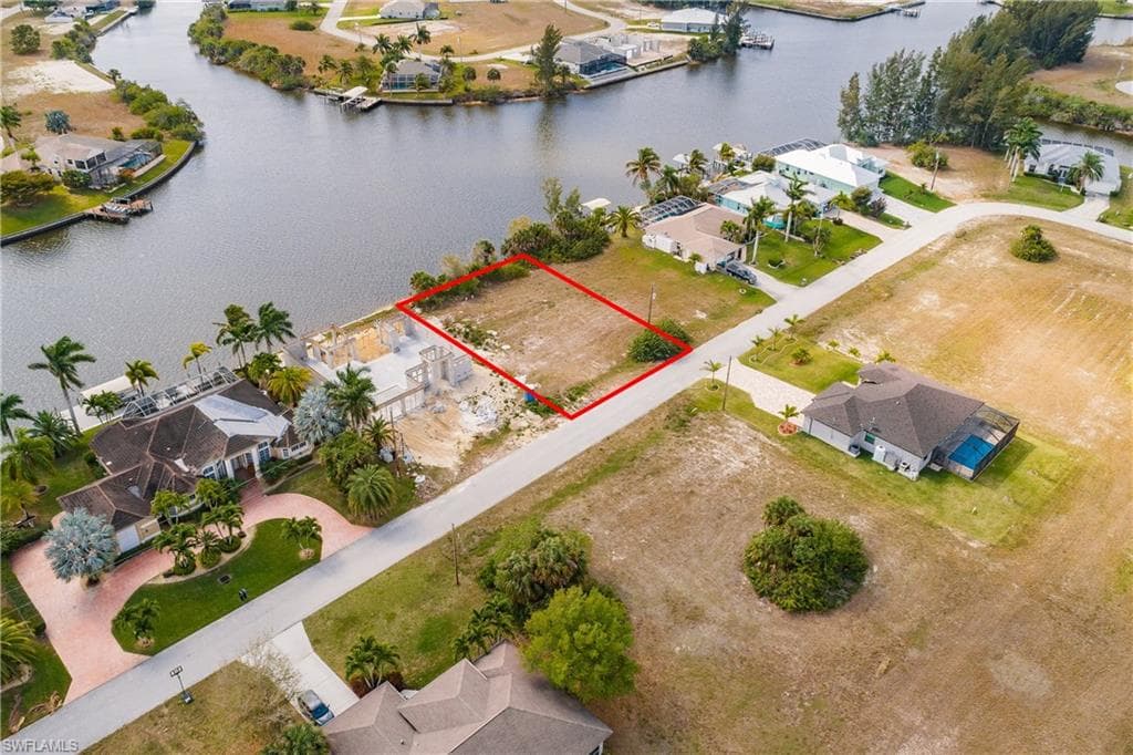 3830 NW 22nd ST CAPE CORAL, FL 33993