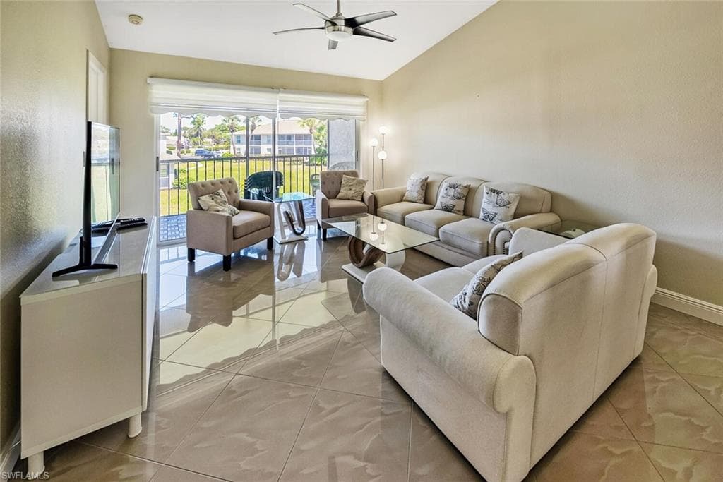 1358 Derbyshire CT F-202 NAPLES, FL 34116