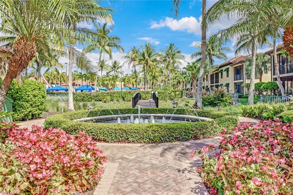 975 Sandpiper ST A-206 NAPLES, FL 34102