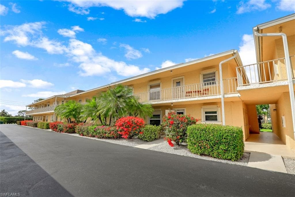 351 Charlemagne BLVD A205 NAPLES, FL 34112