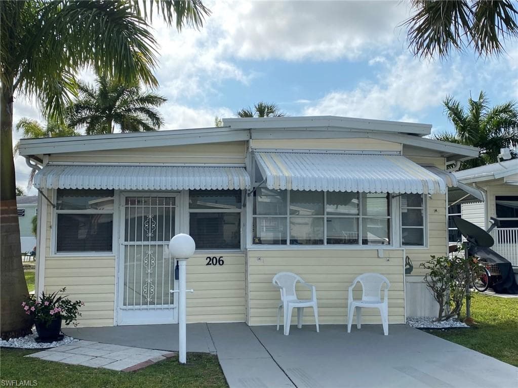 19681 Summerlin RD 206 FORT MYERS, FL 33908