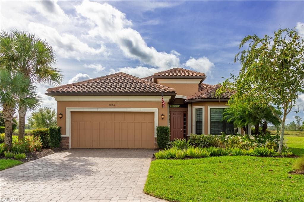 8806 Vaccaro CT NAPLES, FL 34119