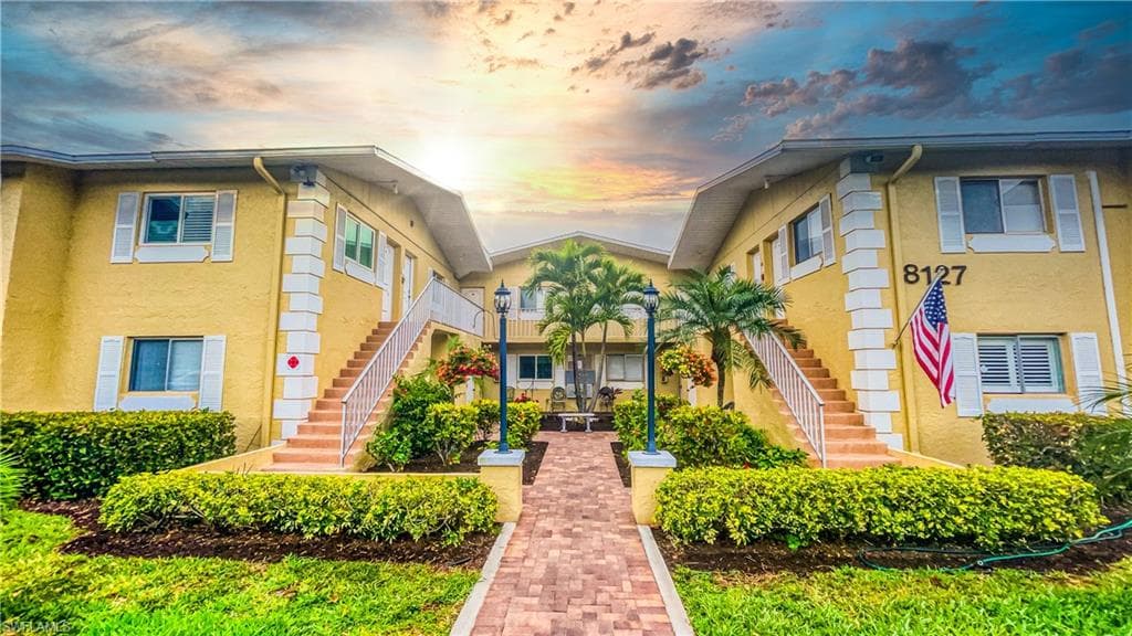 8127 COUNTRY RD 106 FORT MYERS, FL 33919