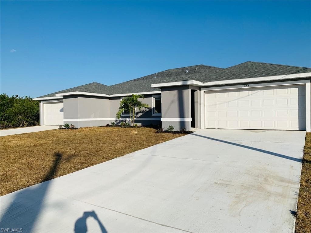 2437 Vernon AVE S LEHIGH ACRES, FL 33973