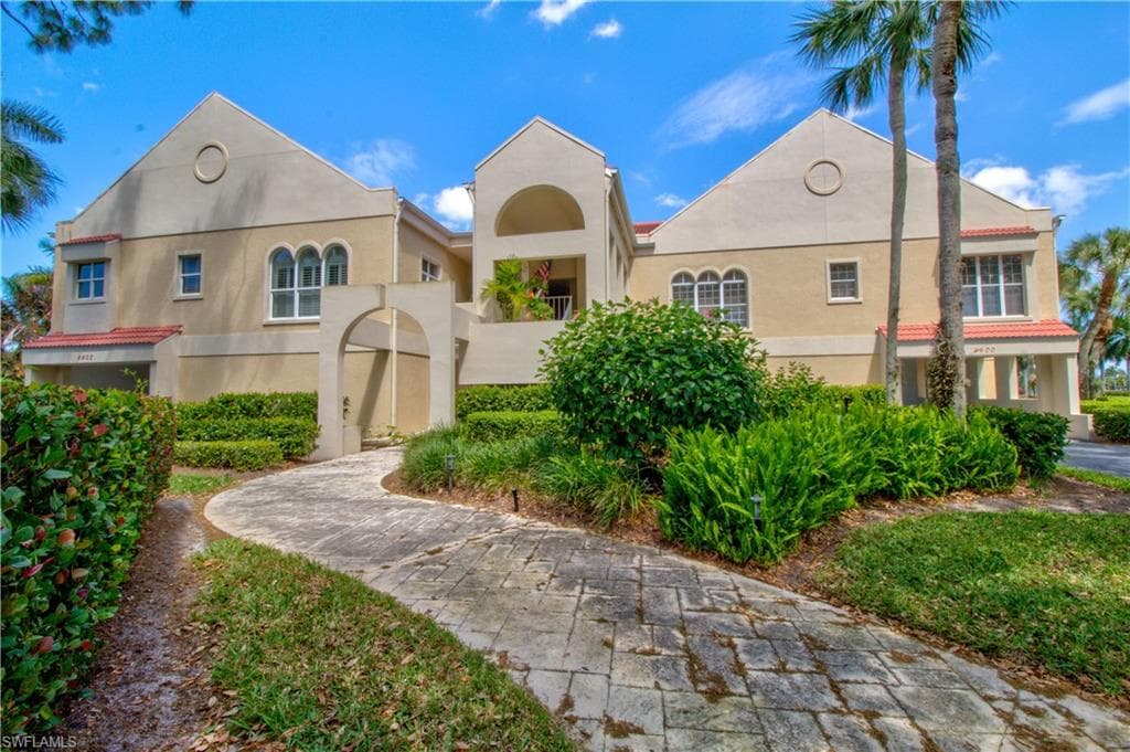 4400 Yacht Harbor DR 112 NAPLES, FL 34112