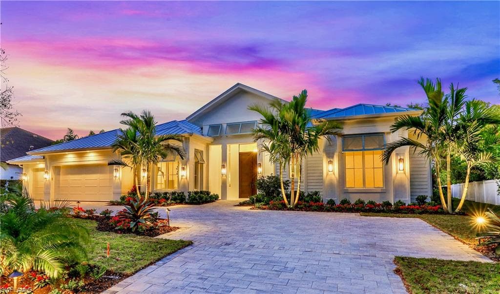 725 Coral DR NAPLES, FL 34102