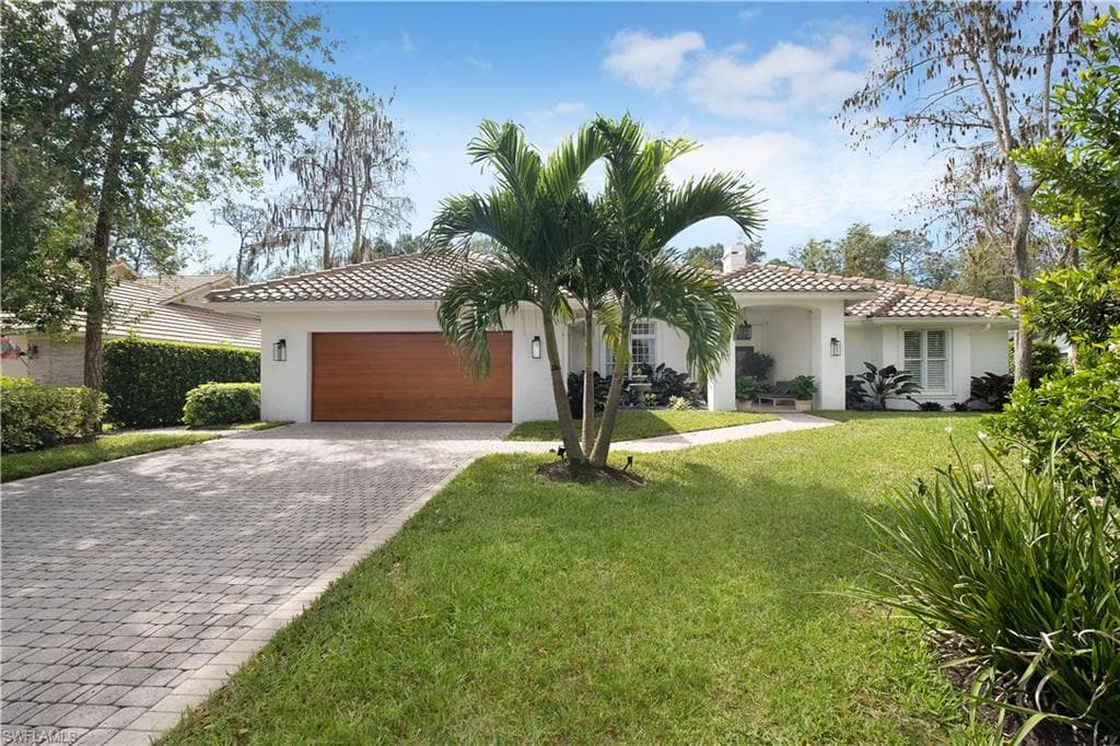 153 Edgemere WAY S NAPLES, FL 34105